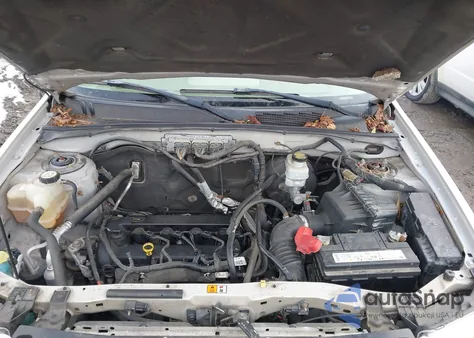 2010 Ford Escape Xlt from USA, damaged, VIN 1FMCU0D71AKA95355